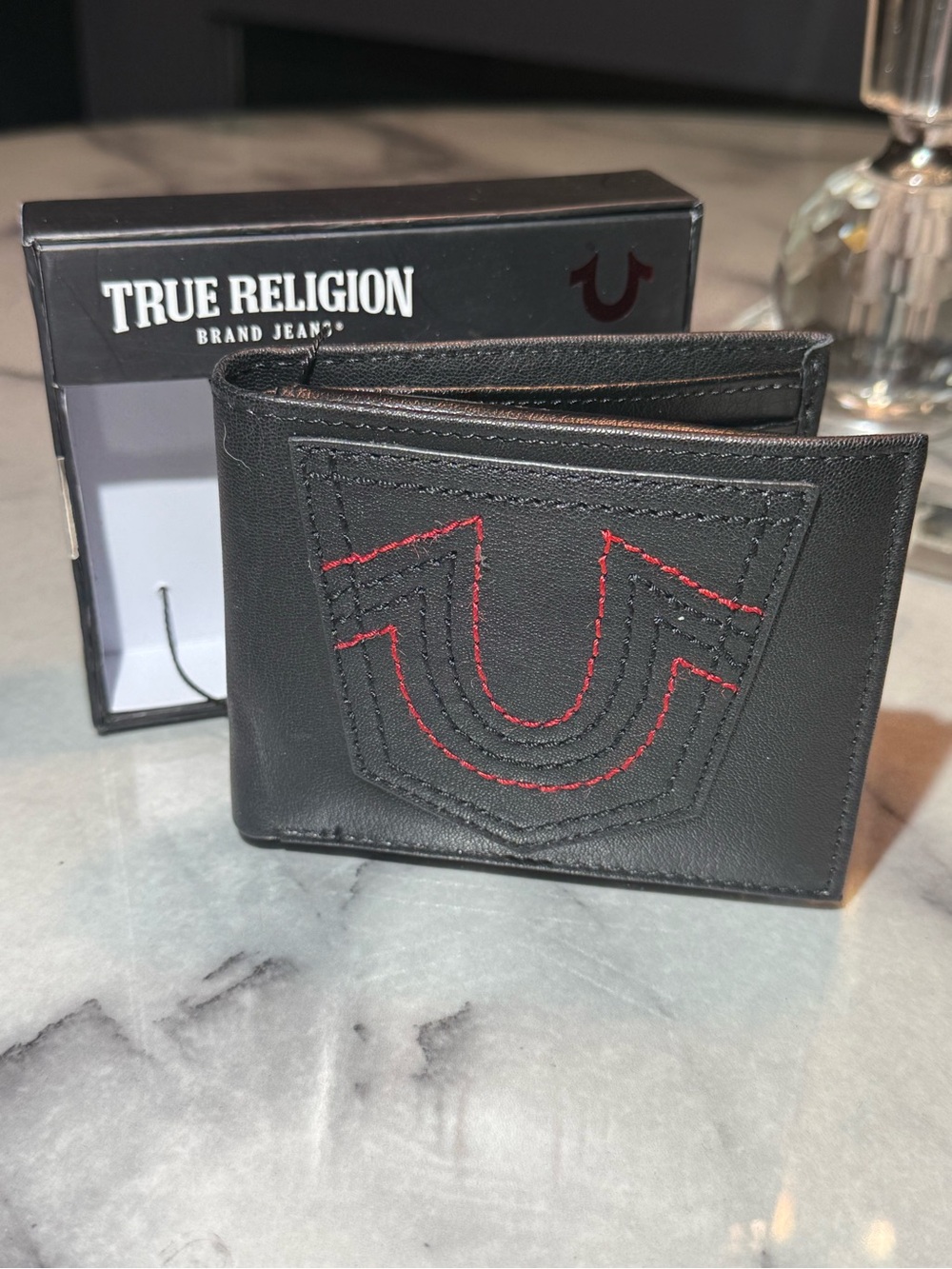 True Religion Leather Horseshoe Logo Stitch Detail Black Bifold Wallet NWT $45